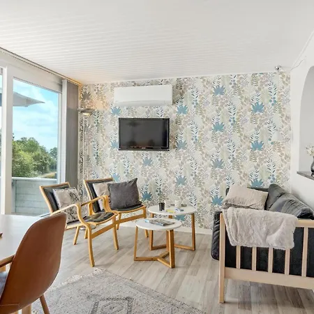 2 Bedroom Awesome In Allinge شقة