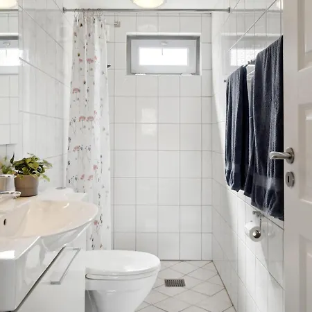 2 Bedroom Awesome In Allinge * إلينغه