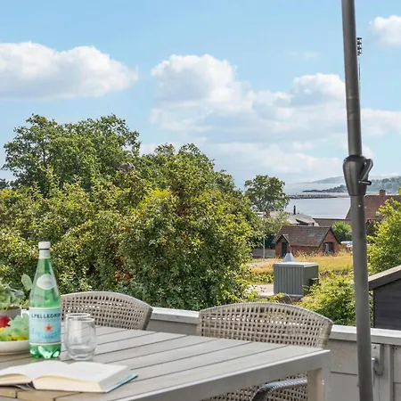 2 Bedroom Awesome In Allinge *